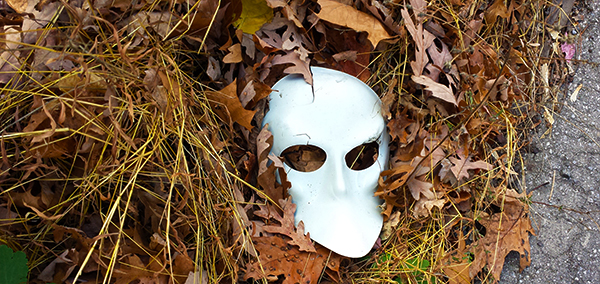 Discarded Mask (c) in medias res by Melinda Kucsera