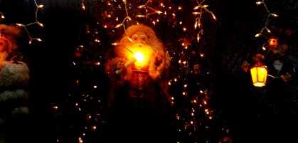 Santa (c) in medias res by Melinda Kucsera